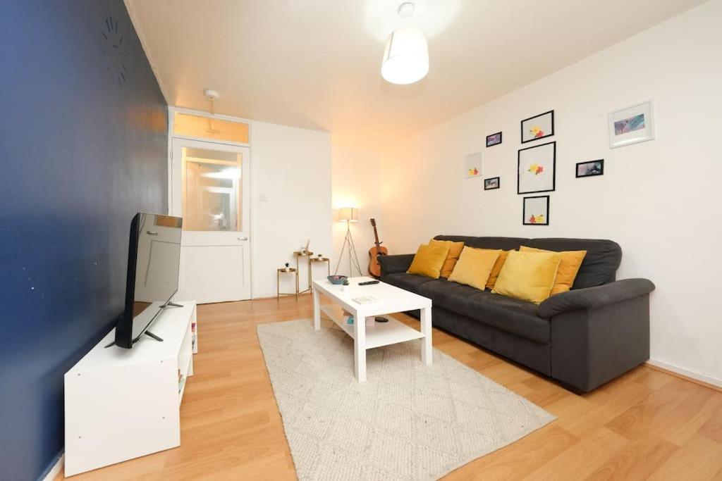 London Oasis Flat With High-Speed Broadband And Free Parking Londres Exterior foto