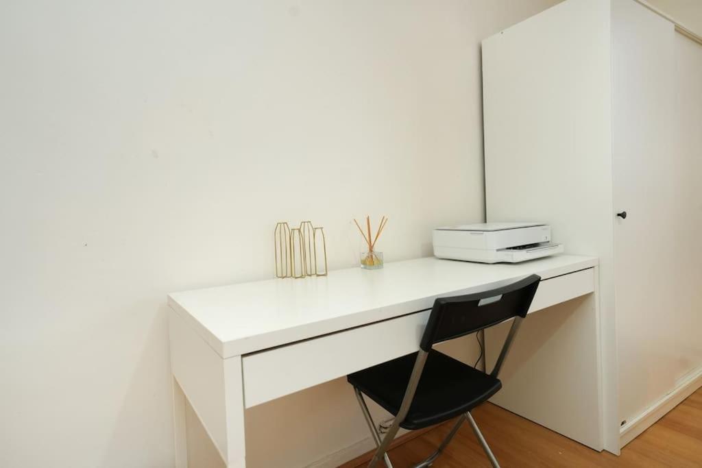 London Oasis Flat With High-Speed Broadband And Free Parking Londres Exterior foto