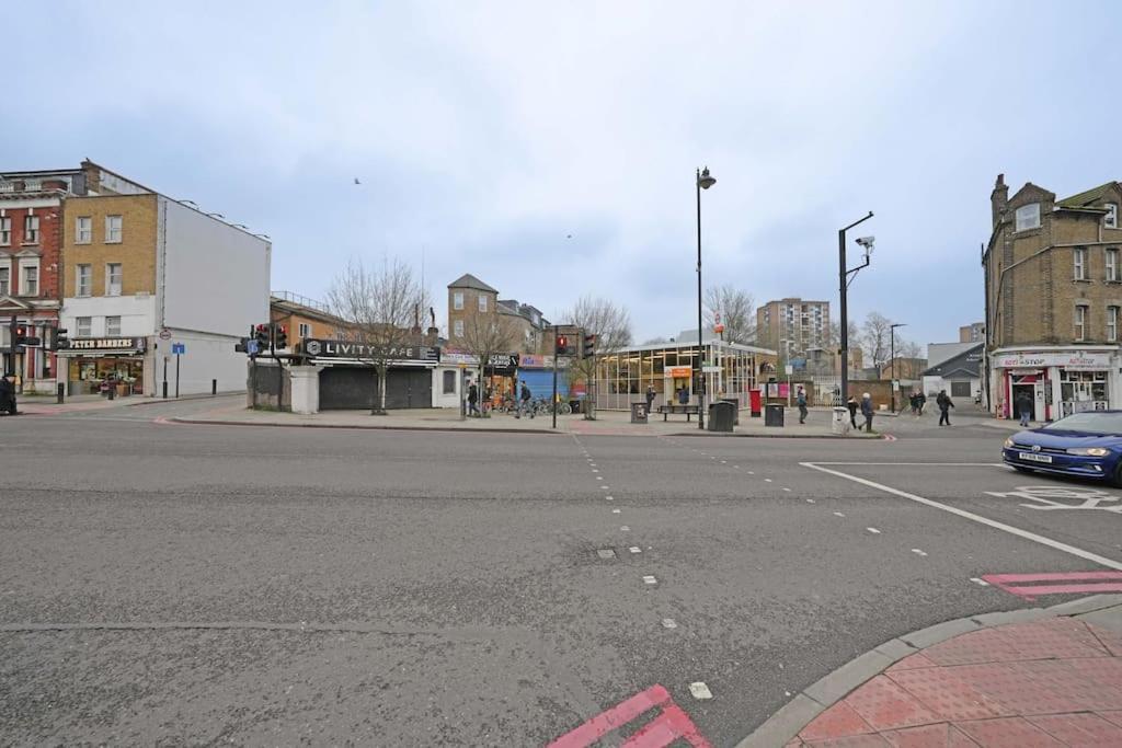London Oasis Flat With High-Speed Broadband And Free Parking Londres Exterior foto