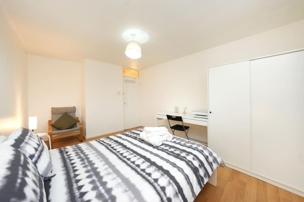 London Oasis Flat With High-Speed Broadband And Free Parking Londres Exterior foto